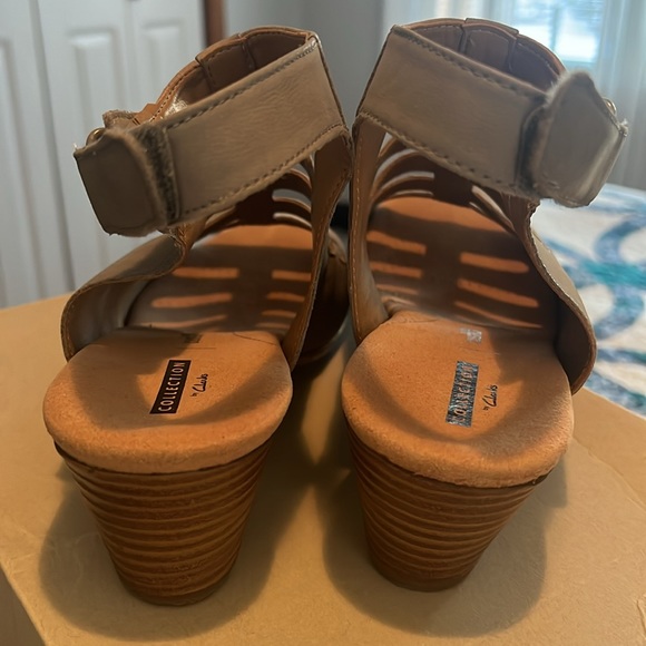 Clark’s Sandals sz 10 like new - color is “sage” - Picture 3 of 9